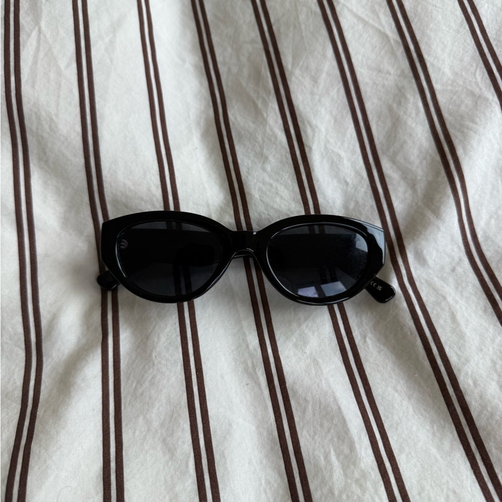 Black cat eye sunglasses